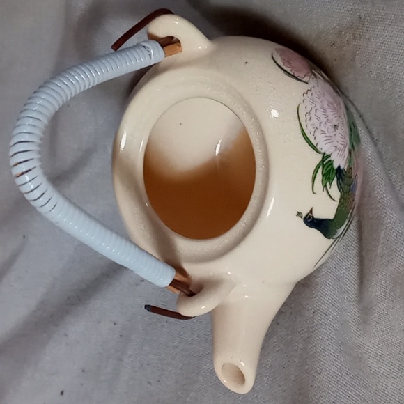 Vintage Satsuma Japan Mini Porcelain Teapot Missing Lid - Picture 3 of 3